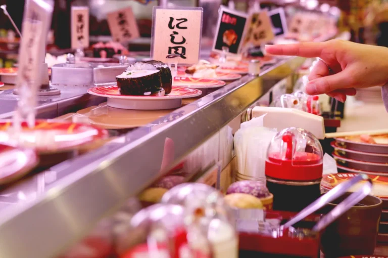 The Silence Before the First Bite: Waiting at a Sushi Counter in Singapore