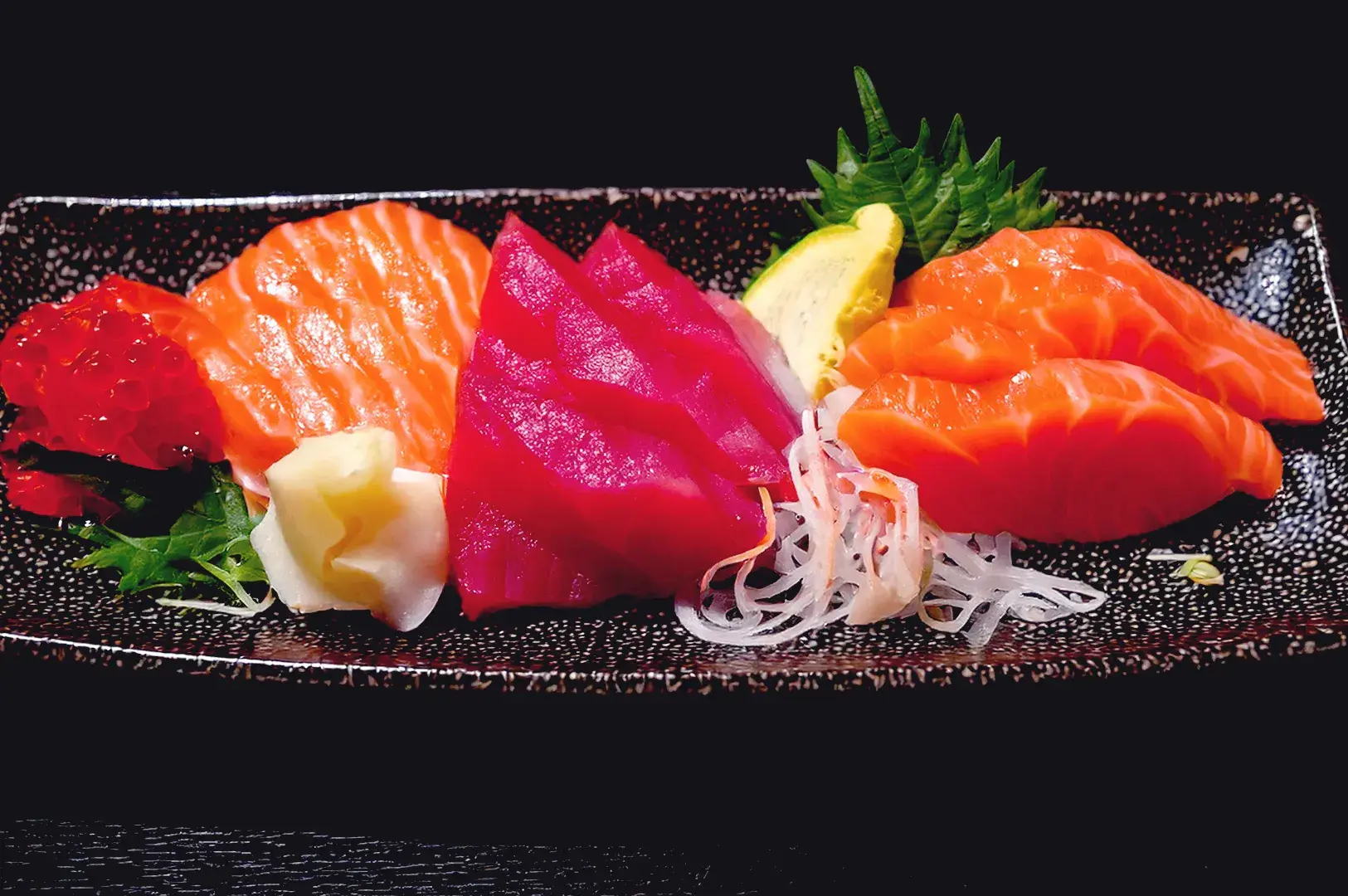 Assorted sashimi platter with salmon, tuna and ikura in Singapore Japanese restaurant